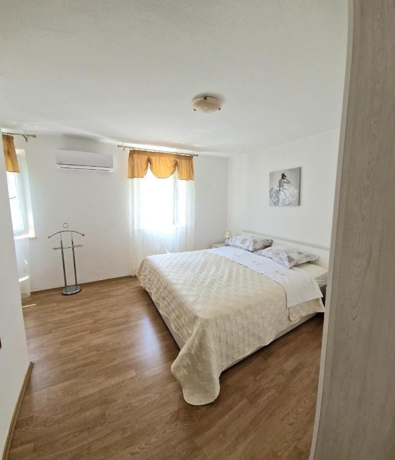Apartman Perina Трогир Экстерьер фото